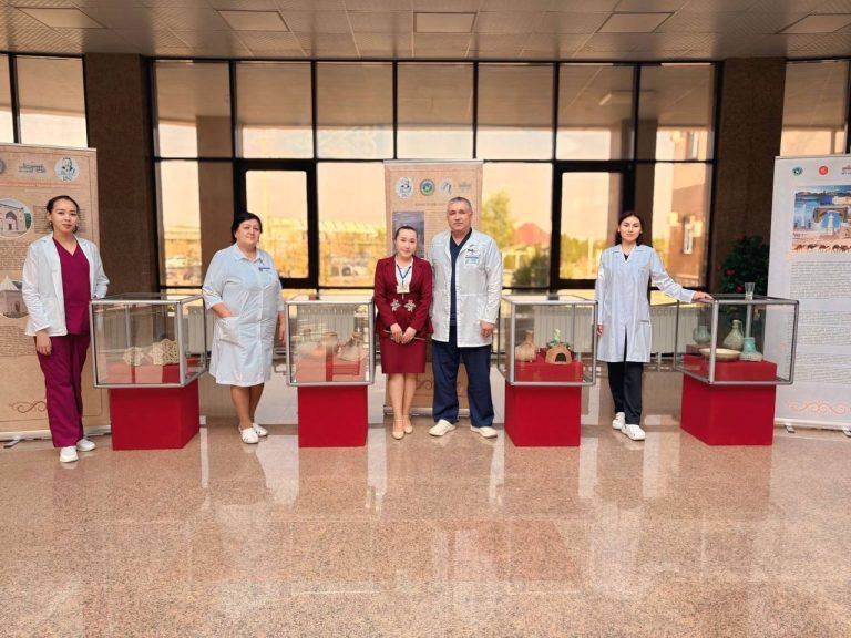 Республика күніне орай ұйымдастырылған көрме.